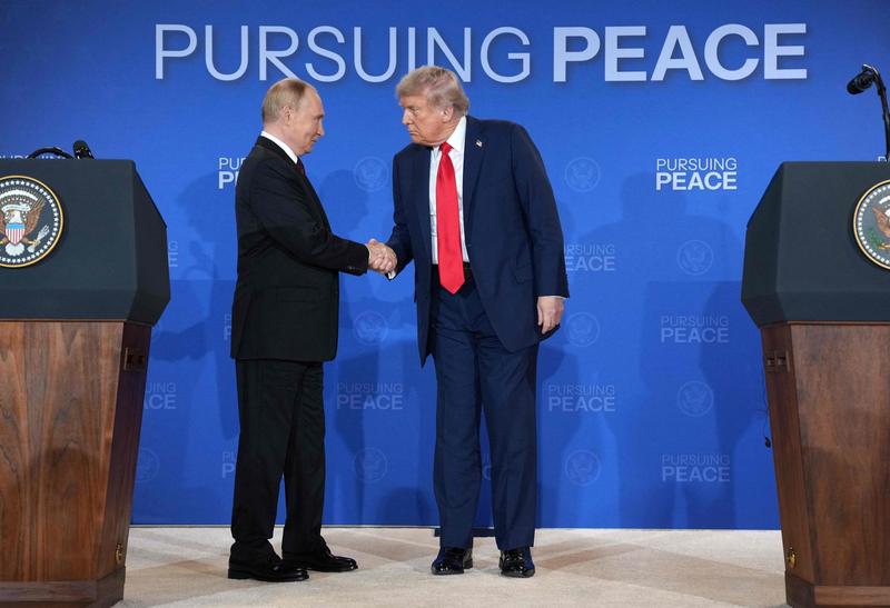 L’ex ambasciatore Stefanini: “Putin indispettisce Trump. È rigido su pace e Cina. Ora Zelensky è meno solo”