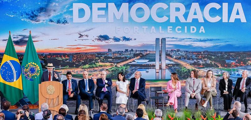 Justiça e reconstrução: É hora de novos tempos