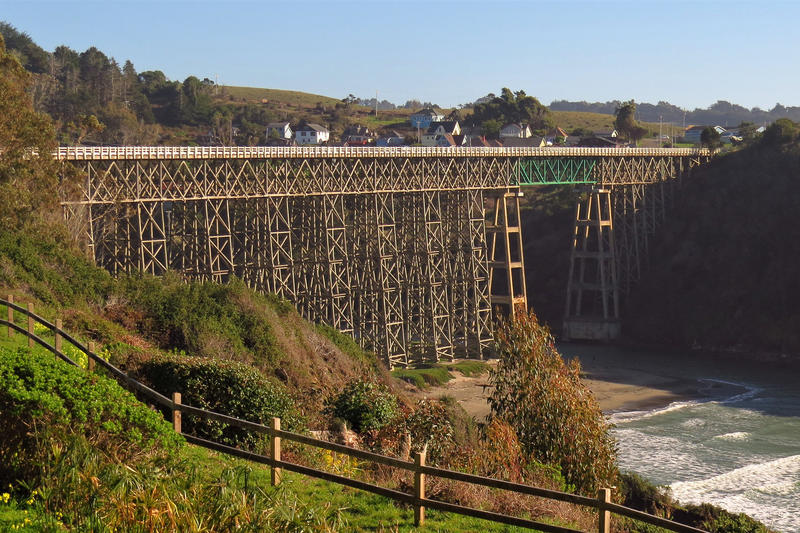 Gorgeous coastal bridge on Calif.'s Highway 1 gets a death sentence