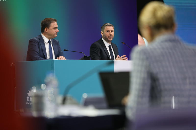 Ο Κώστας Τσουκαλάς και το αφήγημα της «εκτόξευσης» του ΠΑΣΟΚ