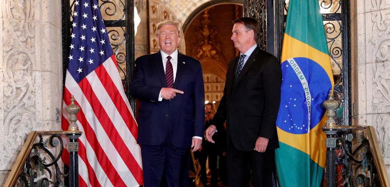 Não são apenas golpistas vira-latas. São também traidores colonizados