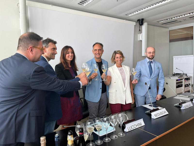 A Golferenzo grande festa per i 160 anni del Metodo Classico (che diventa Classese) e il Pinot Nero