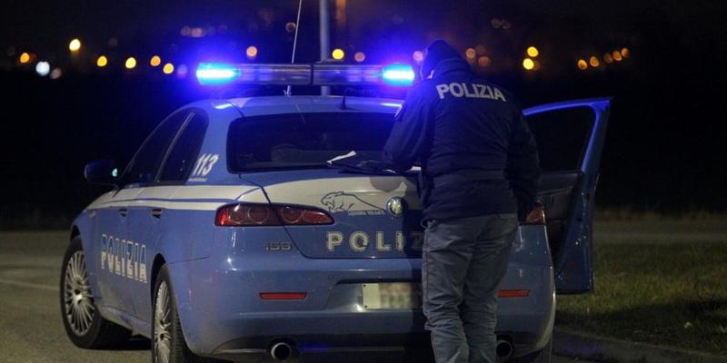 Livorno, crea il caos in piazza con lo spray al peperoncino: chi è il 37enne arrestato