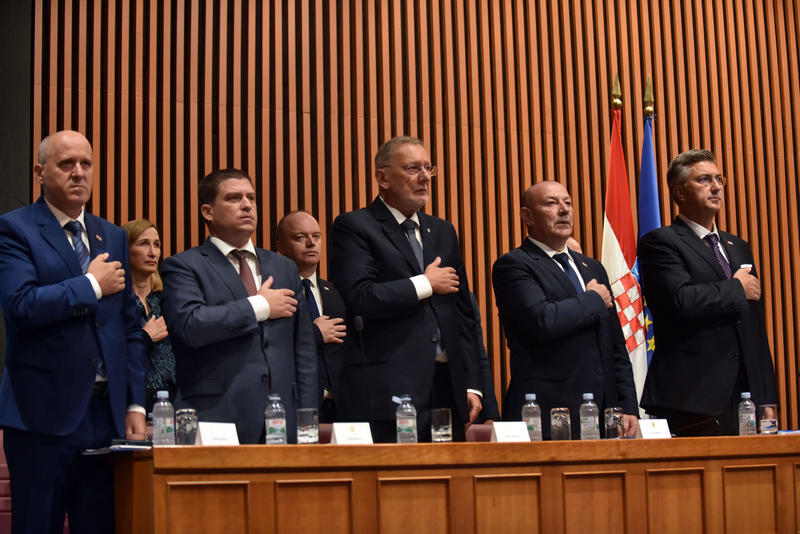 Zastupnike zanima samo ZDS – život ne