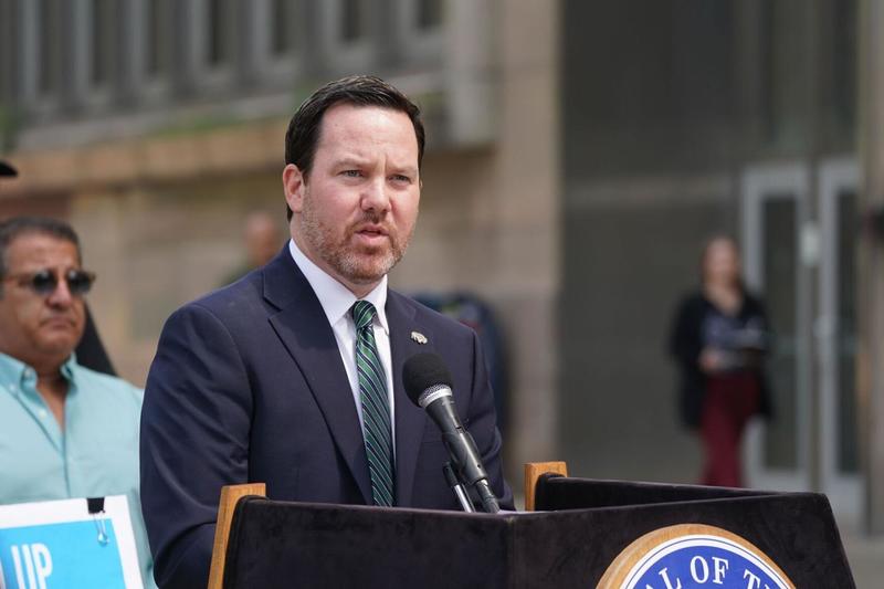 The Editorial Board: Compromise, not litigation, is what's needed to move city projects forward
