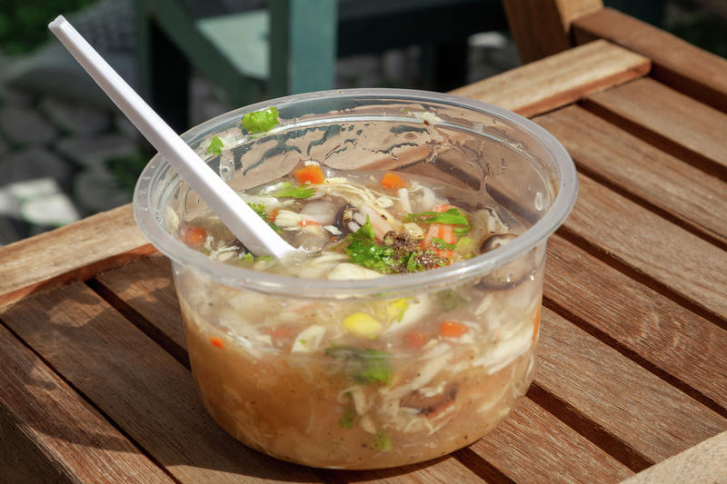 Commentary: Let diners bring their own takeout containers to restaurants