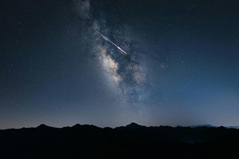 Tiny crystals in Earth’s crust have captured the movement of the Milky Way’s spiral arms