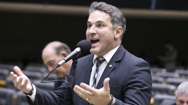 “Não houve golpe, houve perseguição”: Zucco alfineta STF e cobra reação do Congresso