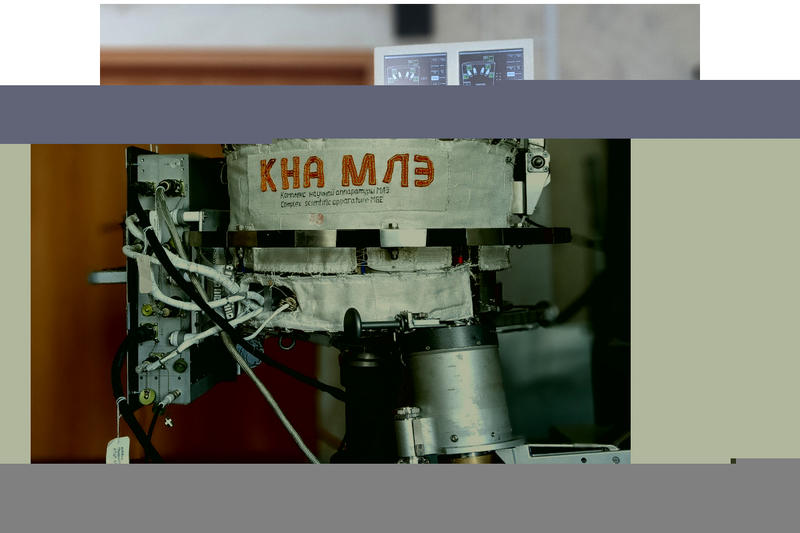 Внеземная чистая комната: на МКС начали выращивать полупроводники