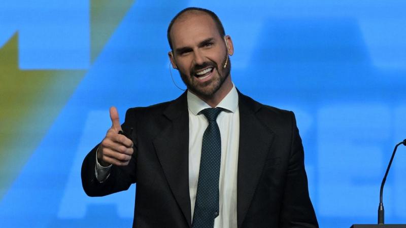 Eduardo Bolsonaro, um inútil na Câmara: aprovou três projetos em dez anos