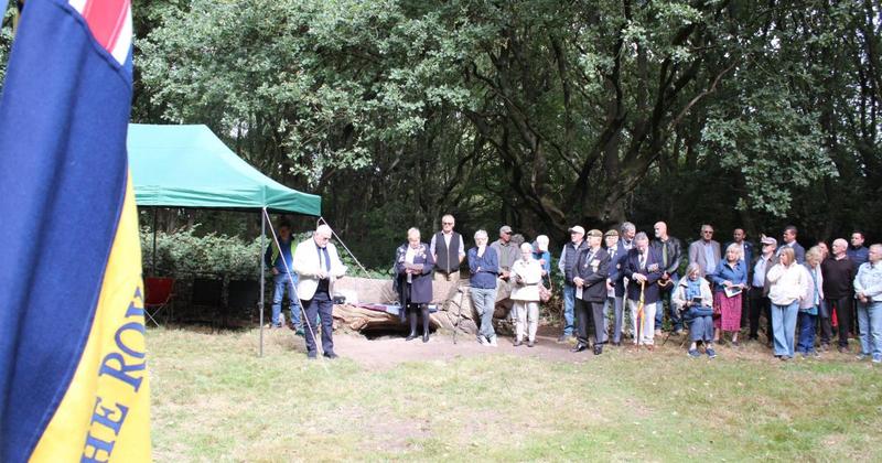 Village pays tribute to US bomber crew who died in crash