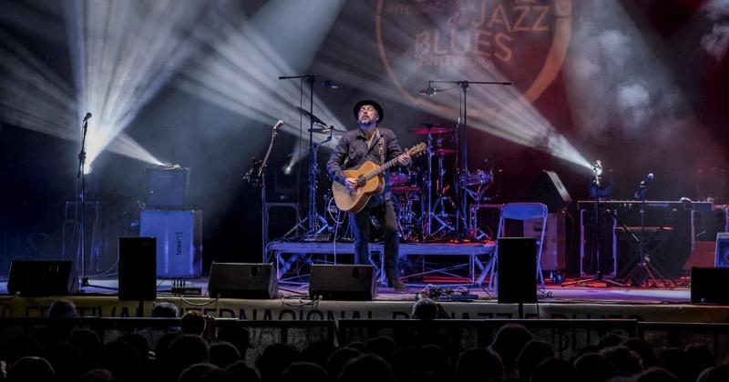 'King of acoustic guitar' performing in Abergavenny
