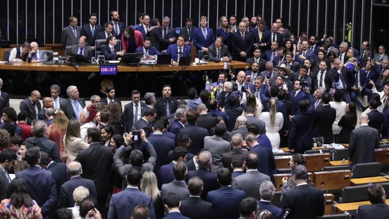 PEC da Blindagem: sintoma da crise institucional do Brasil