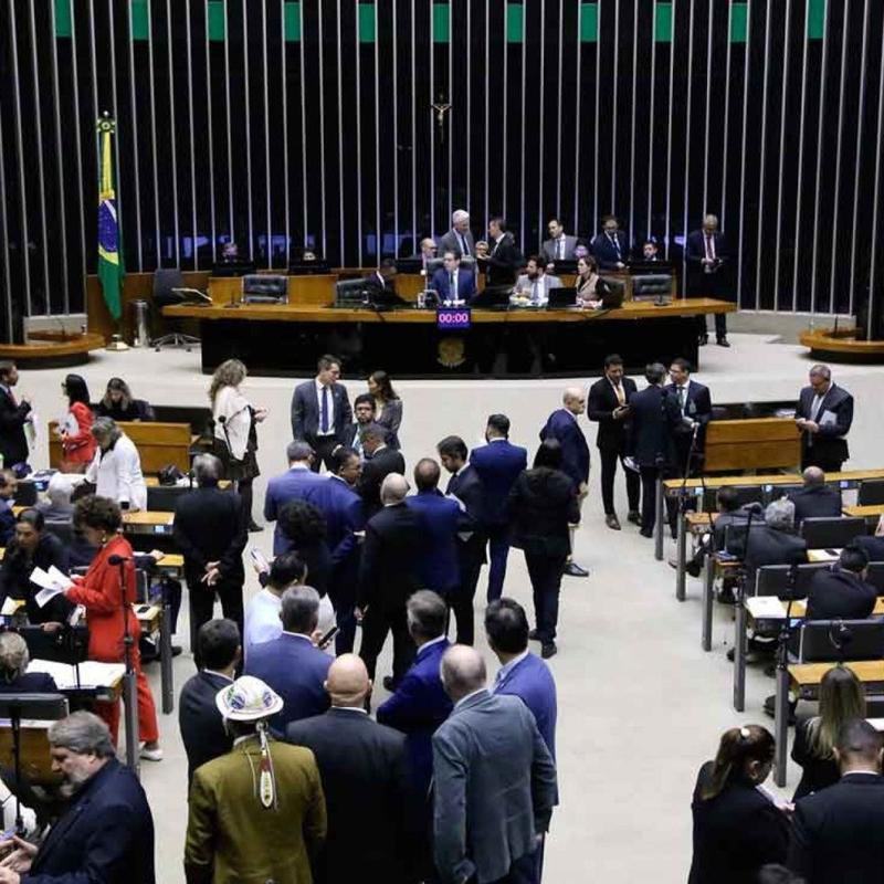 Câmara aprova voto secreto para blindar parlamentares contra o Supremo