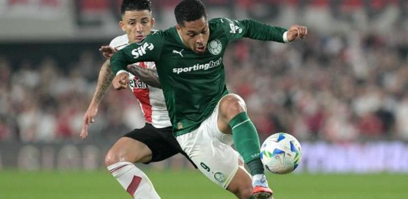 Palmeiras amassa o River no primeiro tempo e defende a vitória com vigor