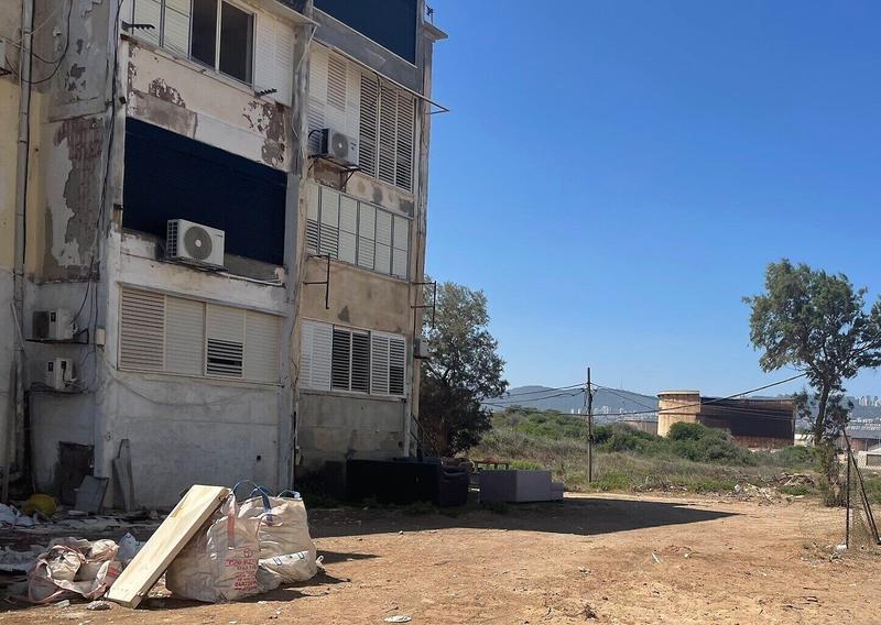 Work starts on removing polluting oil tanks near homes and school in north