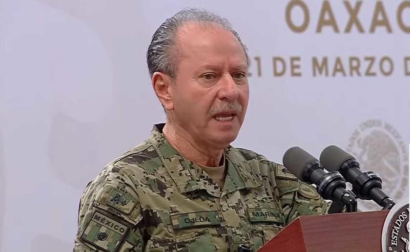 El almirante se está quedando solo