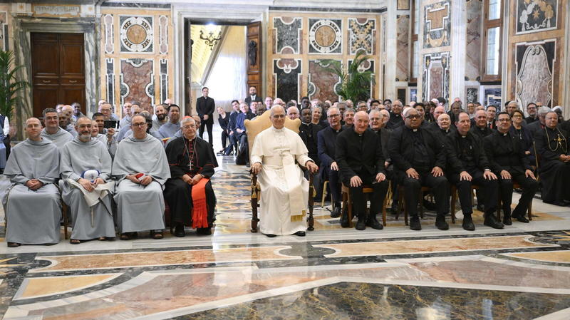Finanze vaticane: Leone sul cammino di Francesco: 