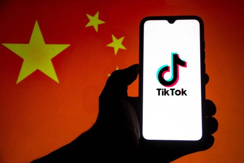Trump’s TikTok Deal Is Lose-Lose Diplomacy