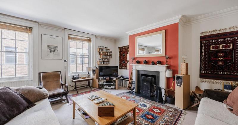 See inside this 'spacious' apartment in listed building on St Giles Street for sale
