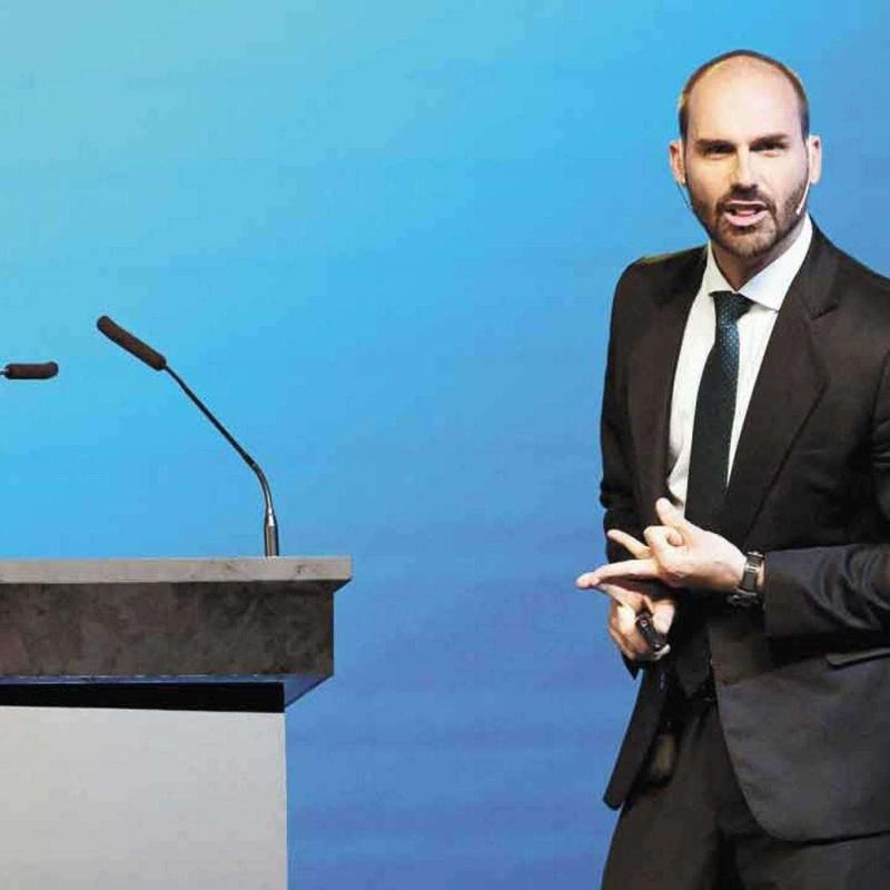 O fantasma de Eduardo Bolsonaro ronda o Centrão