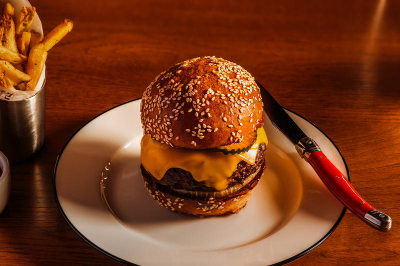 I spent 15 years eating LA burgers. These are the actual best ones.