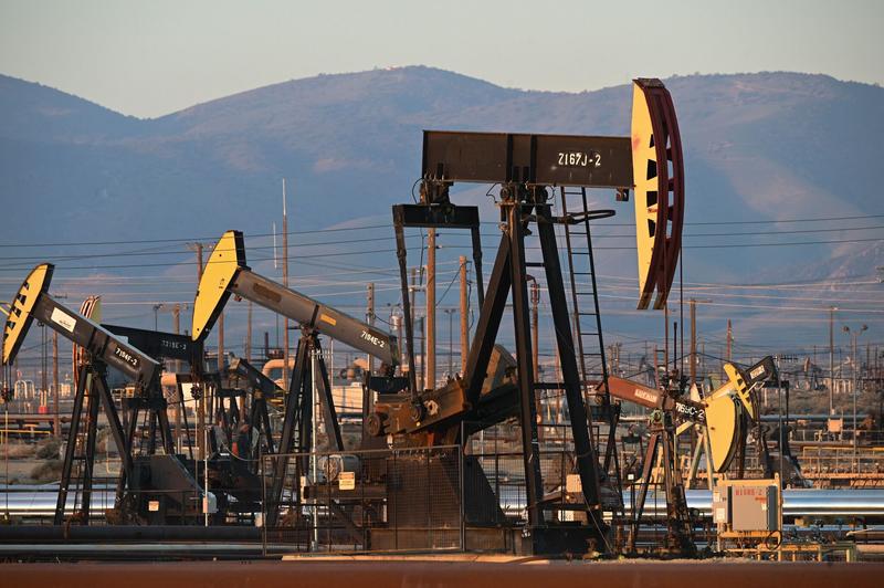 Newsom’s deal to cut energy costs includes giveaways to Big Oil, more drilling