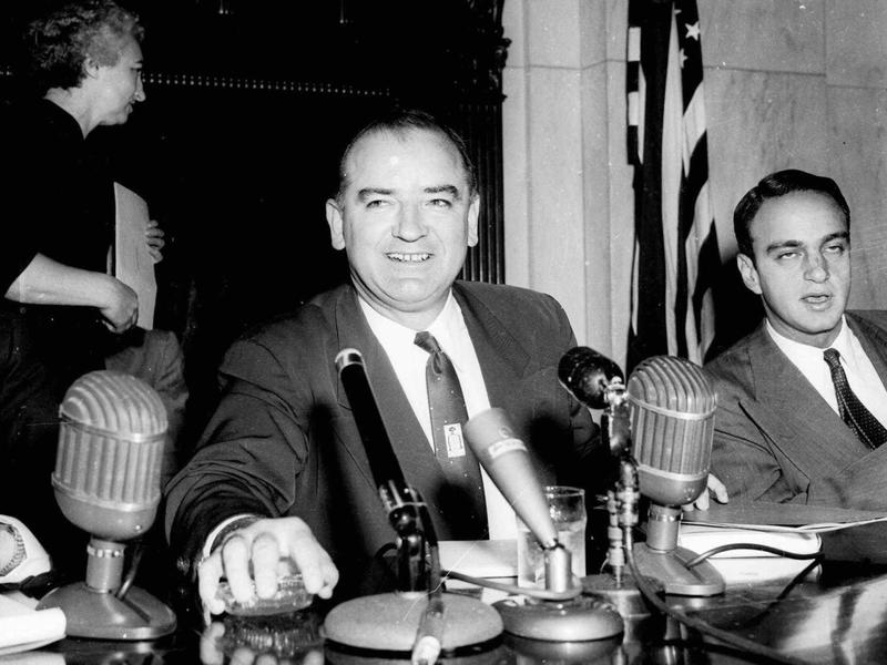 Trump, la «Red scare» e l'ombra di un nuovo maccartismo: «Ma oggi i rischi sono più alti»