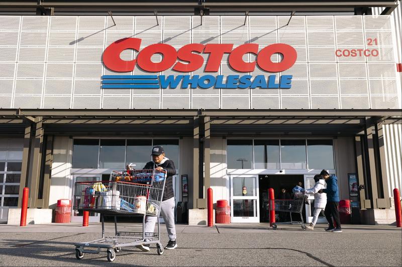 Costco's Foot Traffic During Peak Hours Is Down, But Sales Are Not. Here's Why.