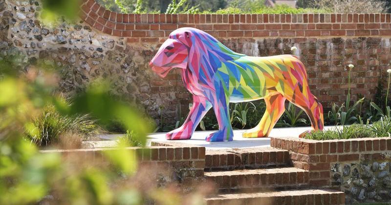 Could you give one of the GoGoSafari sculptures a new home?