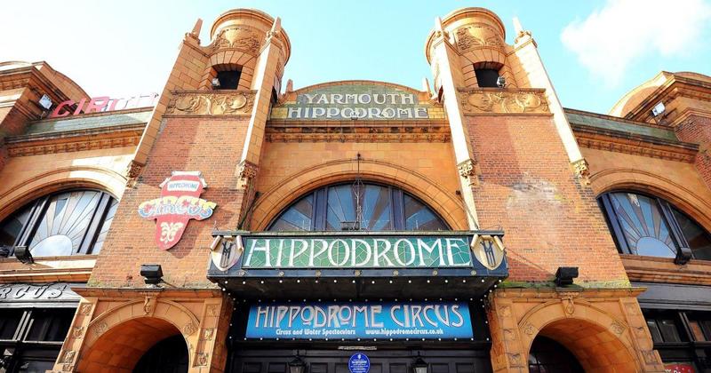 TV star joins line-up for autumn show at historic venue