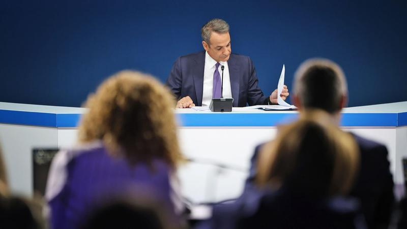 Ο πρωθυπουργός της αναδίπλωσης και των αδιεξόδων