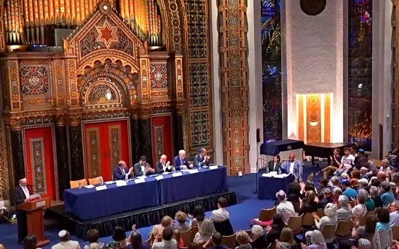With ban removed, NYC rabbis are weighing endorsements in a heated mayoral race