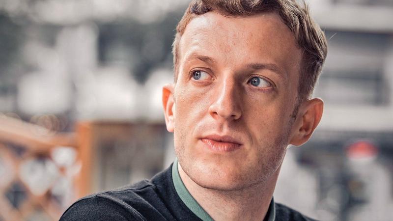 „Der Absturz“ von Édouard Louis: Die Arbeiterklasse richtet ihre Männer zu