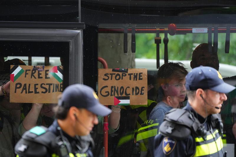 Dutch cops arrest suspect in attempted break-in, arson at Israeli embassy