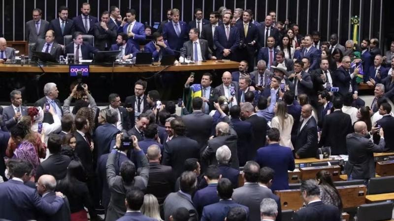 Contra a PEC da Bandidagem, a resposta urgente é a PEC do Espírito Público