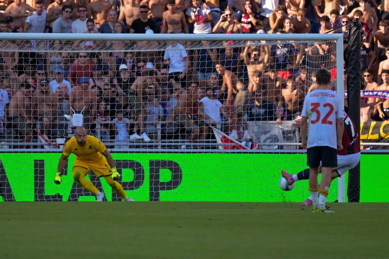 Bologna, rimonta e sorpasso: Orsolini, su rigore, beffa il Genoa al 99esimo. Al Dall'Ara finisce 2-1