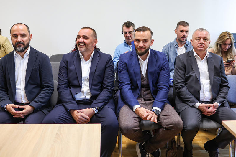 Sudovi izvan razumnog roka
