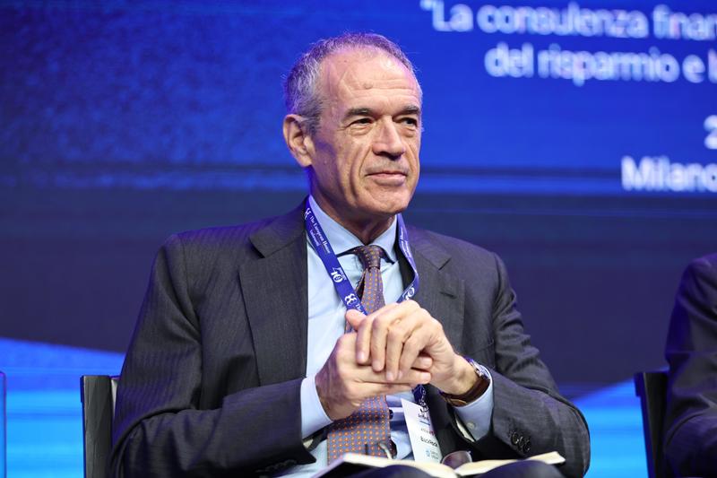 Cottarelli e il debito pubblico: “Buoni risultati, ma resti la prudenza”