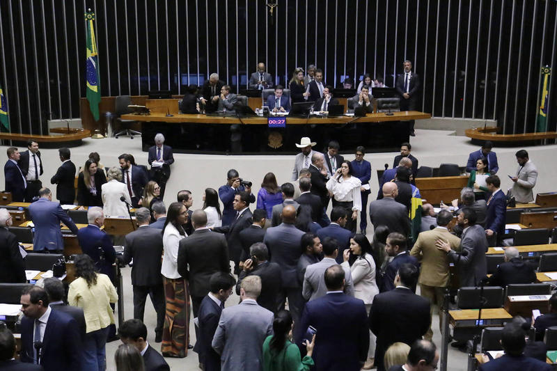 A PEC da Blindagem e os irmãos Metralha
