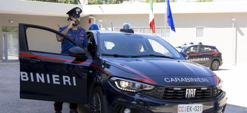 Truffata coppia di pensionati. Bonifici per 290mila euro. Caccia al finto maresciallo