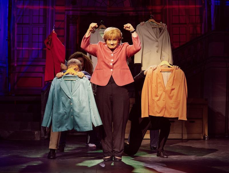 Sie schafft auch das: Die Komödie zeigt hinreißend „Miss Merkel in der Uckermark“