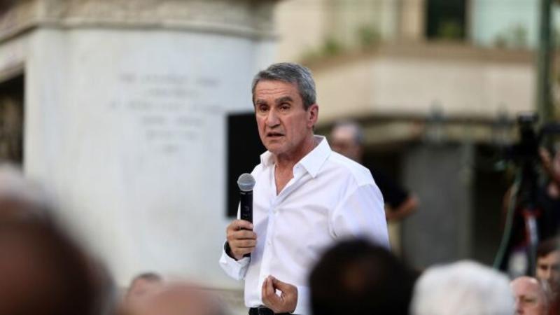 Ο Λοβέρδος διάλεξε άλλο δρόμο
