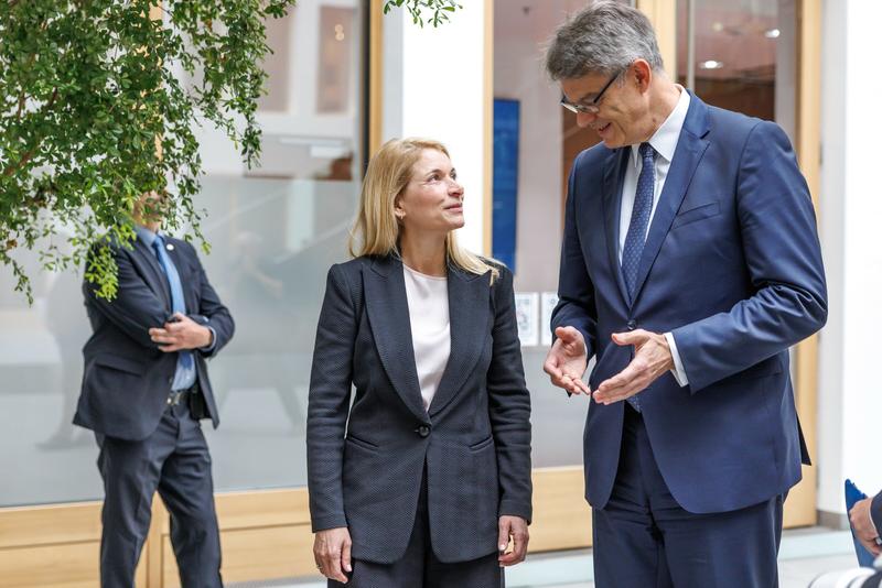 Patrick Schnieder: Bahn-Strategie auf dem Rücken der Eisenbahner