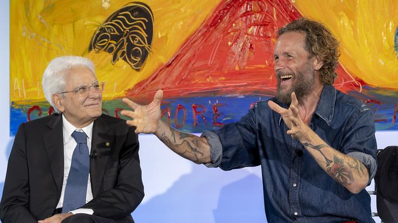 Â«La guerra Ã¨ incomprensibileÂ», MattarellaÂ al minorile di Nisida con Lorenzo Jovanotti