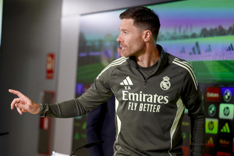 Xabi Alonso: “Estoy contento con lo que está haciendo Vinícius”