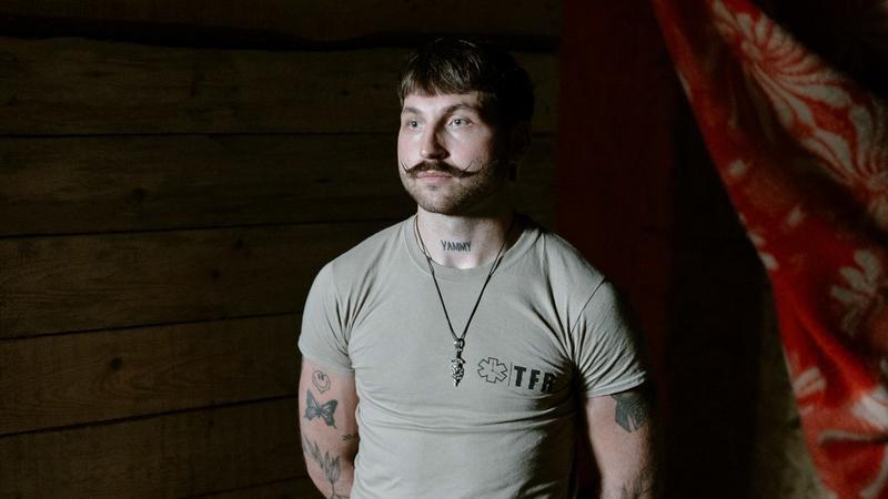 Ukraine | Regenbogen im Schützengraben: Wie queere Soldaten in der Ukraine um ihre Rechte kämpfen