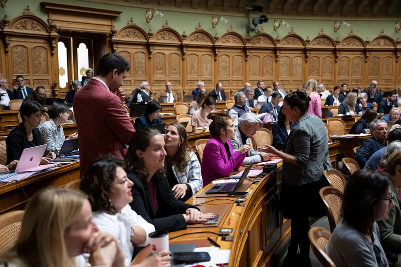Kommissionsarbeit versus Parlamentsdebatte: Regina Durrer gewährt Einblick in die Herbstsession