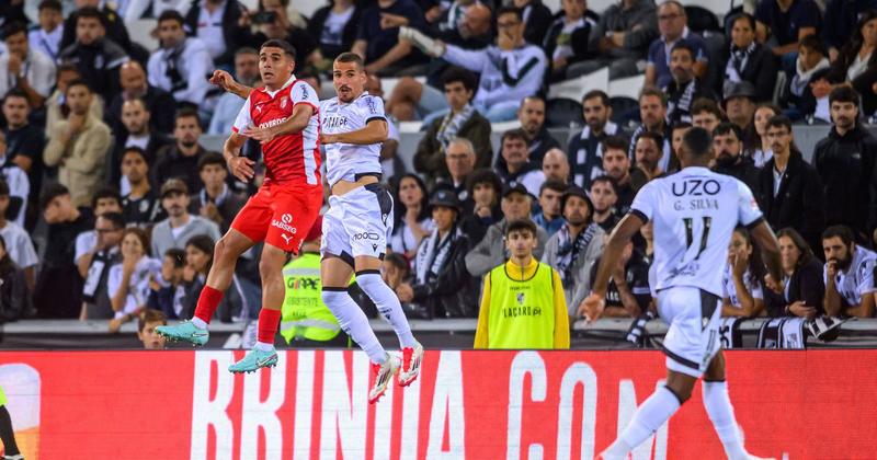 «Deixemos os rapazes jogar à bola»