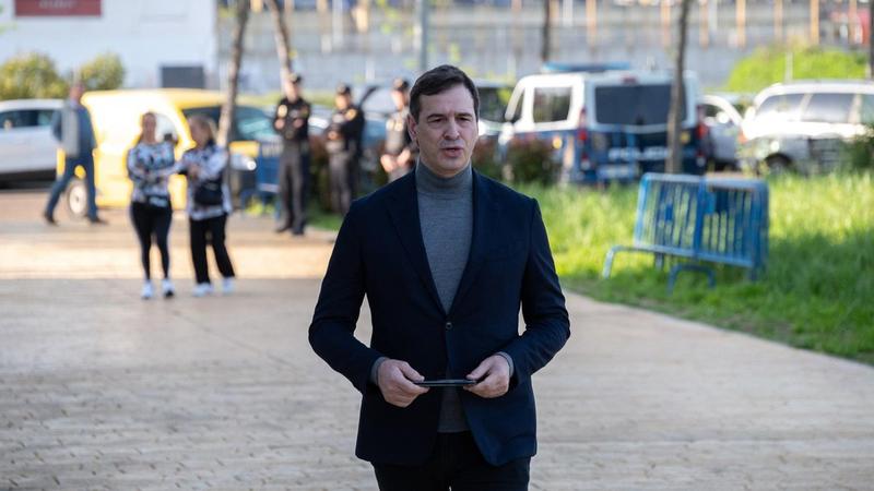 El hermano de Pedro Sánchez y el líder del PSOE en Extremadura irán a juicio por prevaricación y tráfico de influencias